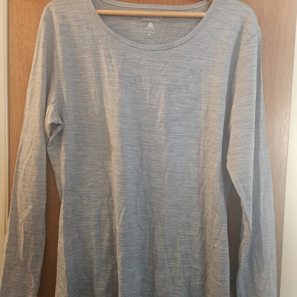 Women's Long Sleeve Gray Top